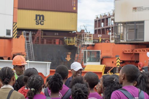 Les élèves de Toamasina découvrent les activités de la Douane