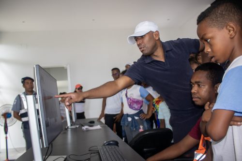 Les élèves de Toamasina découvrent les activités de la Douane